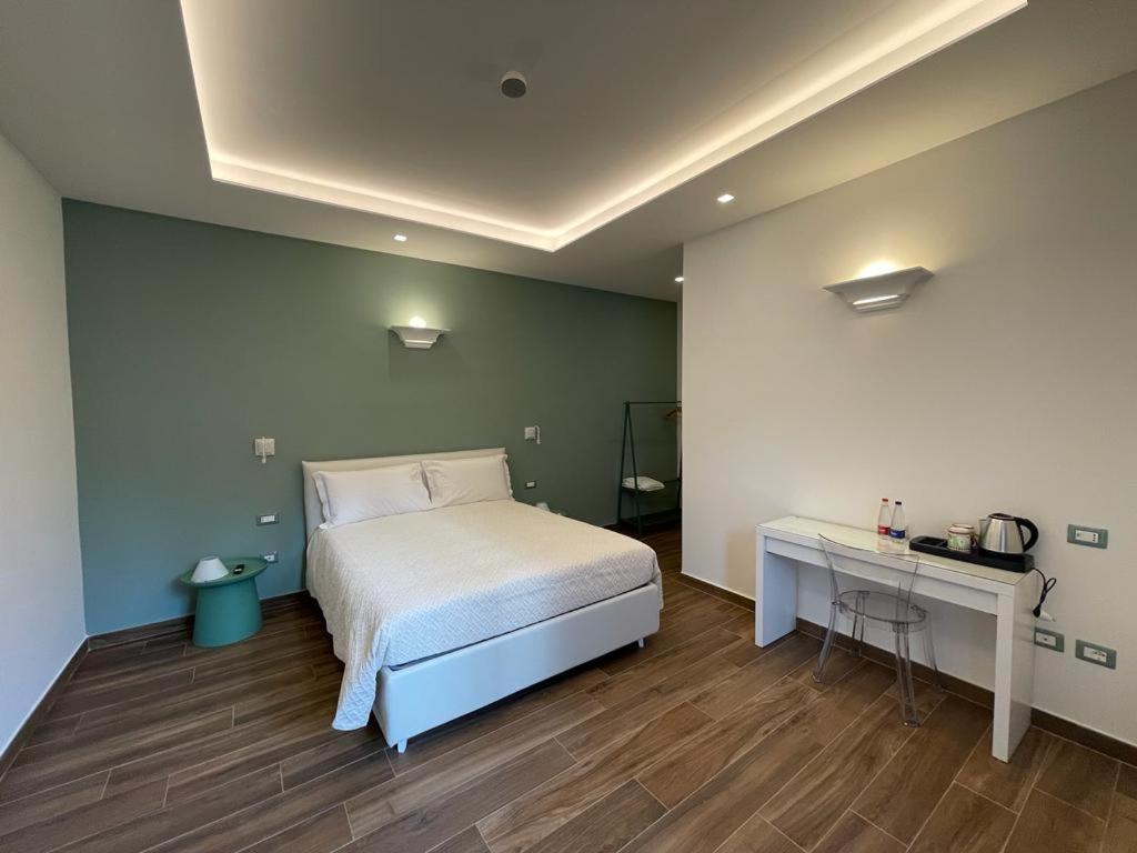 Deluxe Queen Room,1487891872:JPEG